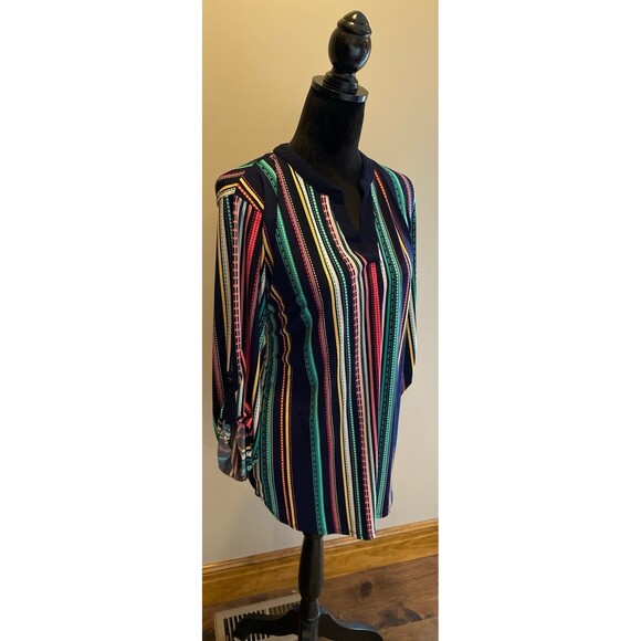 Cato Est 1946 Blouse Size 14 16W Top V Neck Green Pink 3/4 Sleeves  Hi Low Hem - Picture 4 of 10